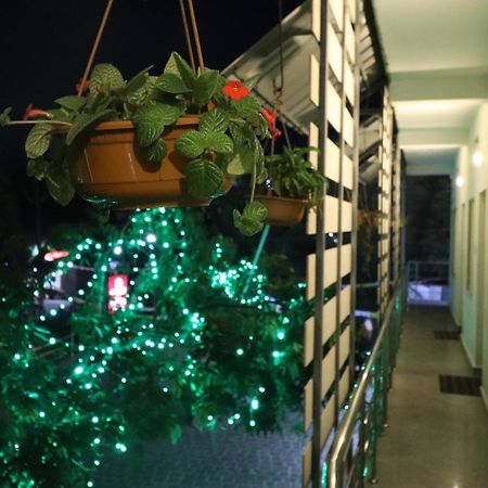 Jippus Galaxy Budget Air Port Hotel Kochi Eksteriør billede