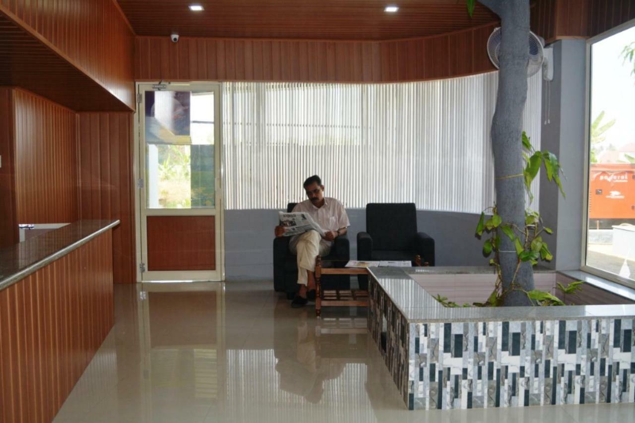 Jippus Galaxy Budget Air Port Hotel Kochi Eksteriør billede