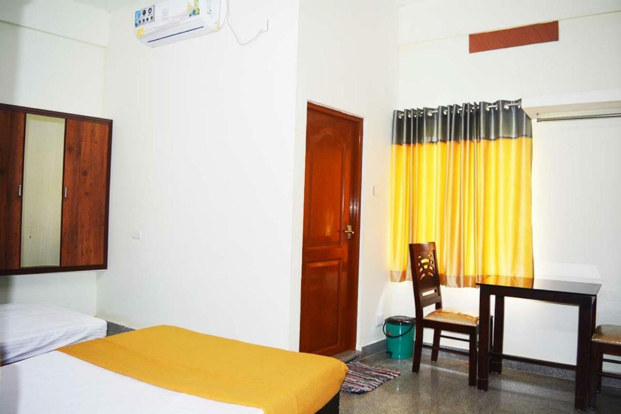 Jippus Galaxy Budget Air Port Hotel Kochi Eksteriør billede