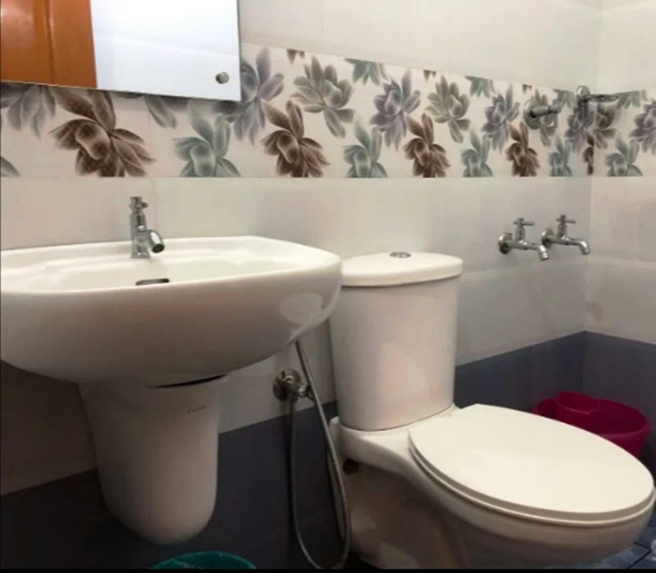 Jippus Galaxy Budget Air Port Hotel Kochi Eksteriør billede
