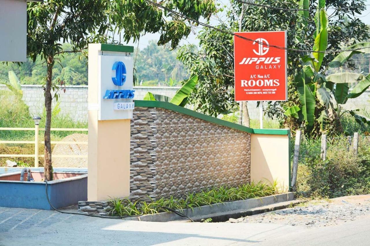 Jippus Galaxy Budget Air Port Hotel Kochi Eksteriør billede