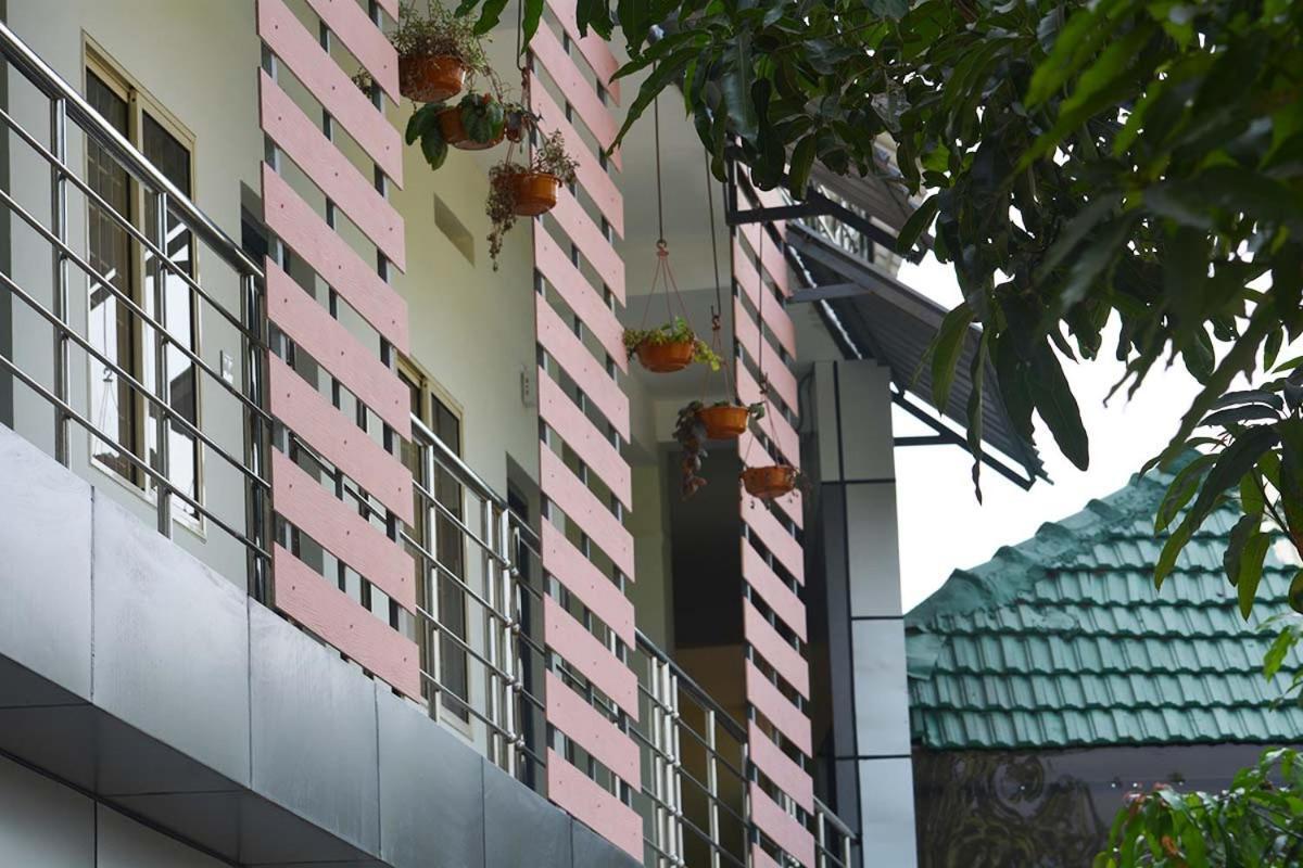 Jippus Galaxy Budget Air Port Hotel Kochi Eksteriør billede