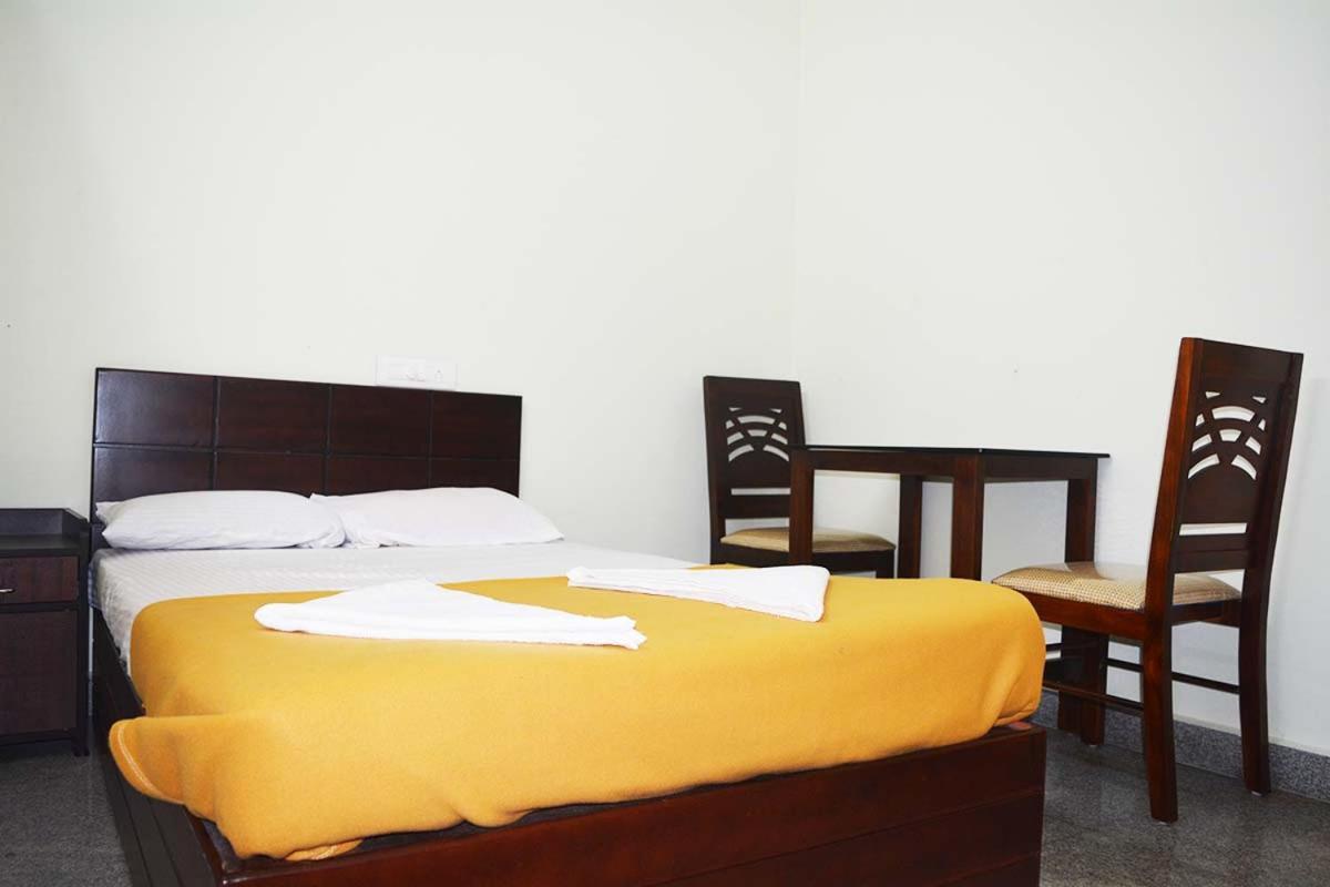 Jippus Galaxy Budget Air Port Hotel Kochi Eksteriør billede